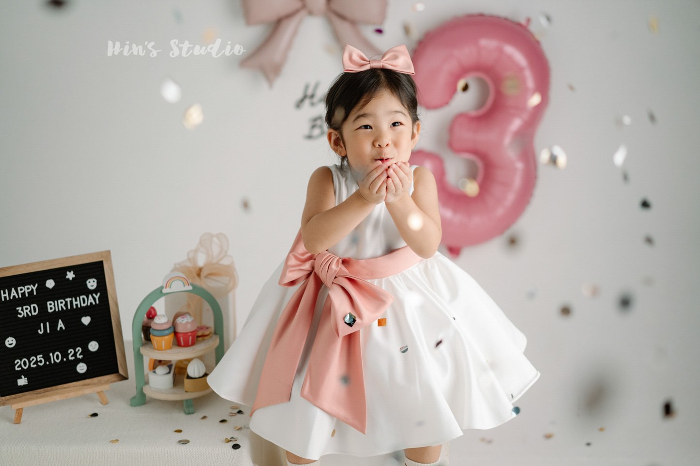 concept-chup-anh-thoi-noi-cho-be-phong-trang-2026-00012