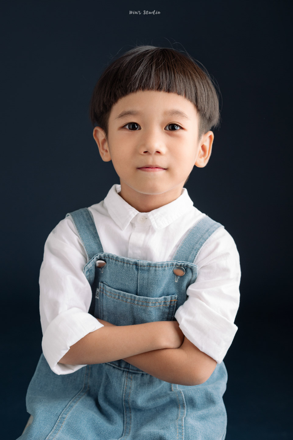 concept-chup-anh-thoi-noi-cho-be-phong-xanh-navy-2026-00003